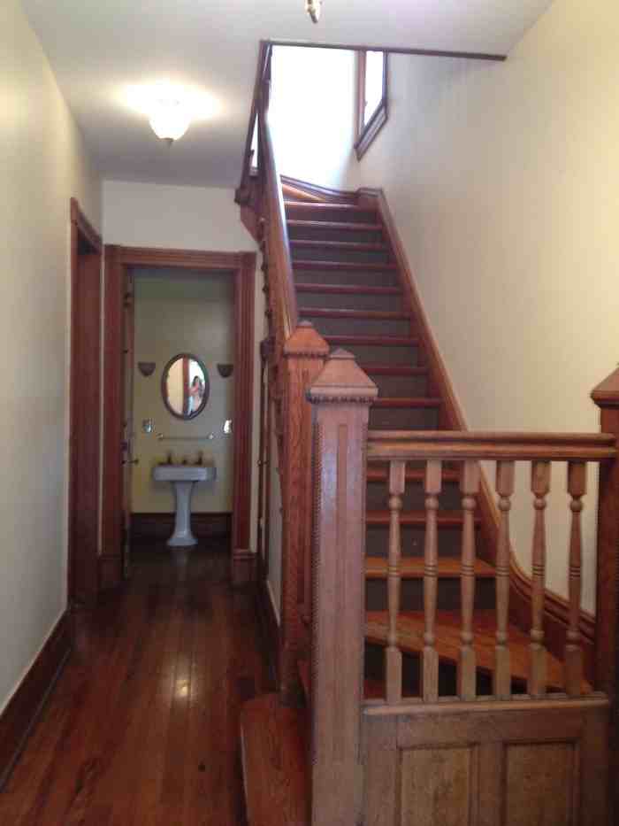 1418 Highland Ave Louisville Ky 40204-2029 - Photo 2 of 10