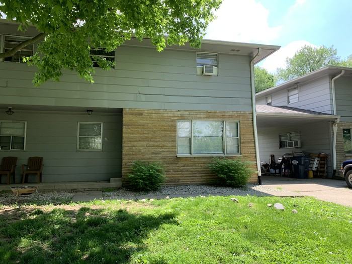 847 Riverside Dr - Photo 3 of 23