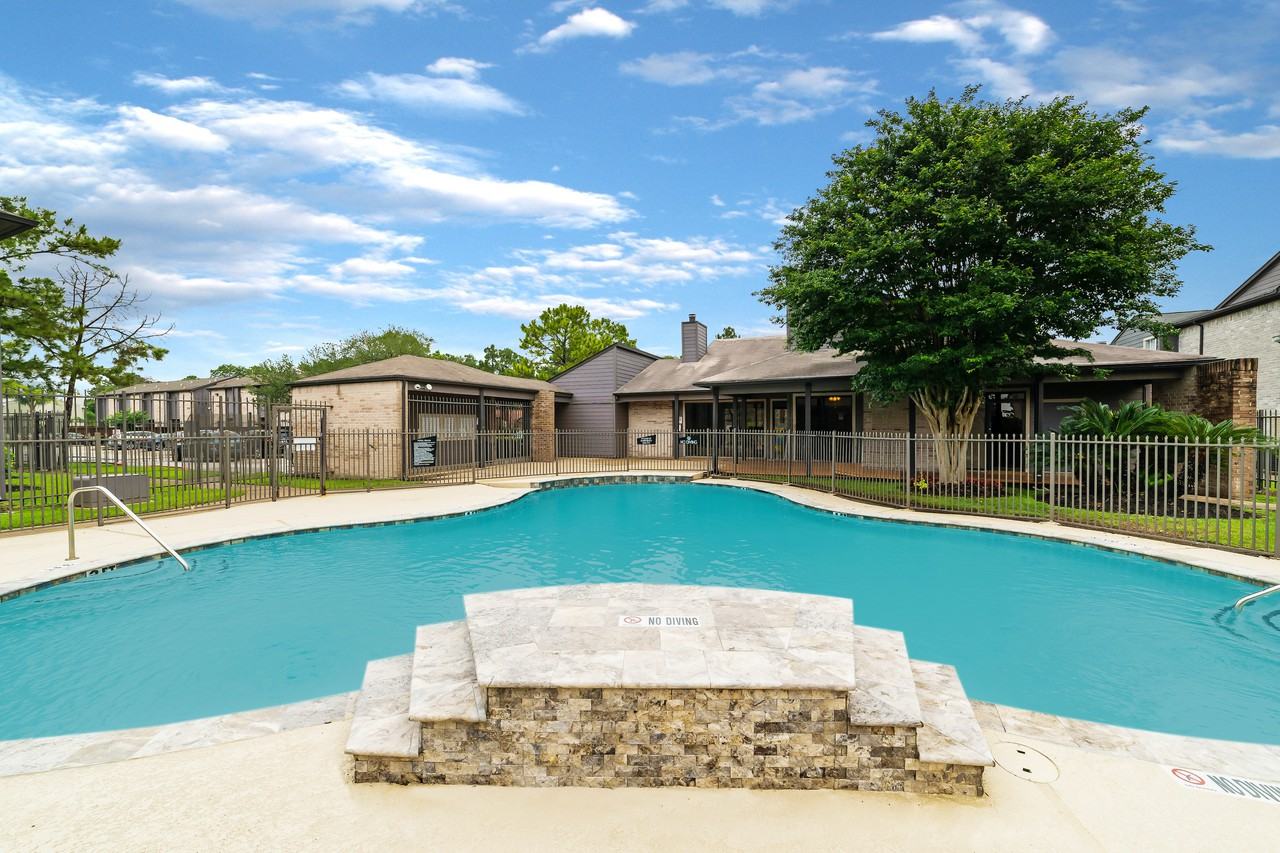 z-080122-Sedona Square - Photo 7 of 12