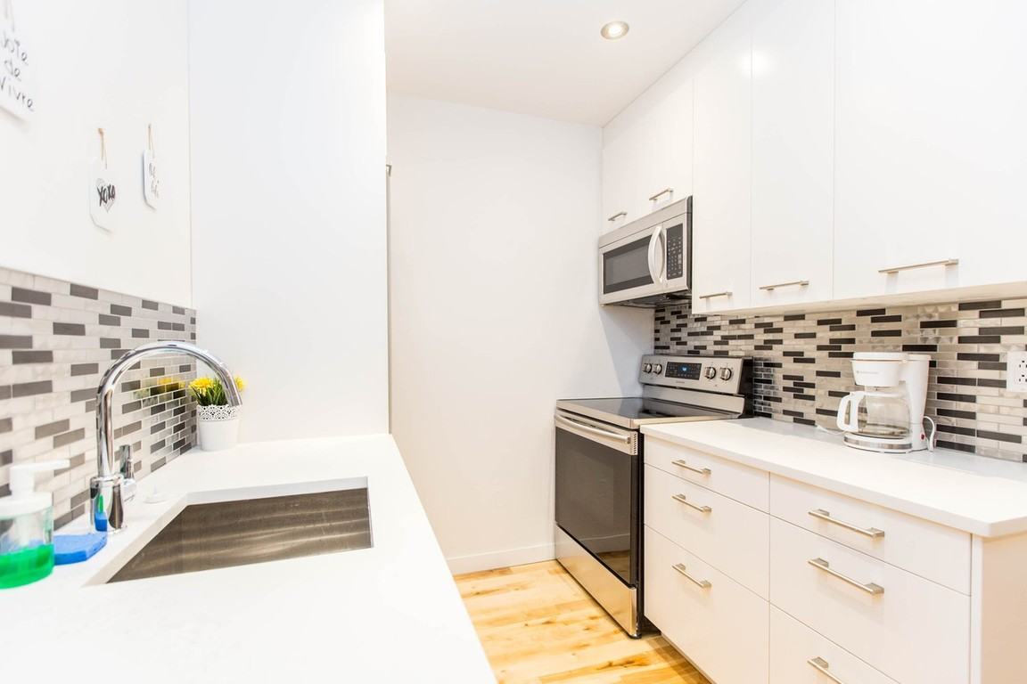 3417 Rue Hutchison Apartments in MiltonParc, Montréal, QC H2X 2G1 Zumper