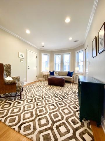 7062 N Wolcott Ave #3 - Photo 2 of 10
