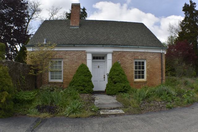 15751 Burr Oak Rd #B - Photo 3 of 23