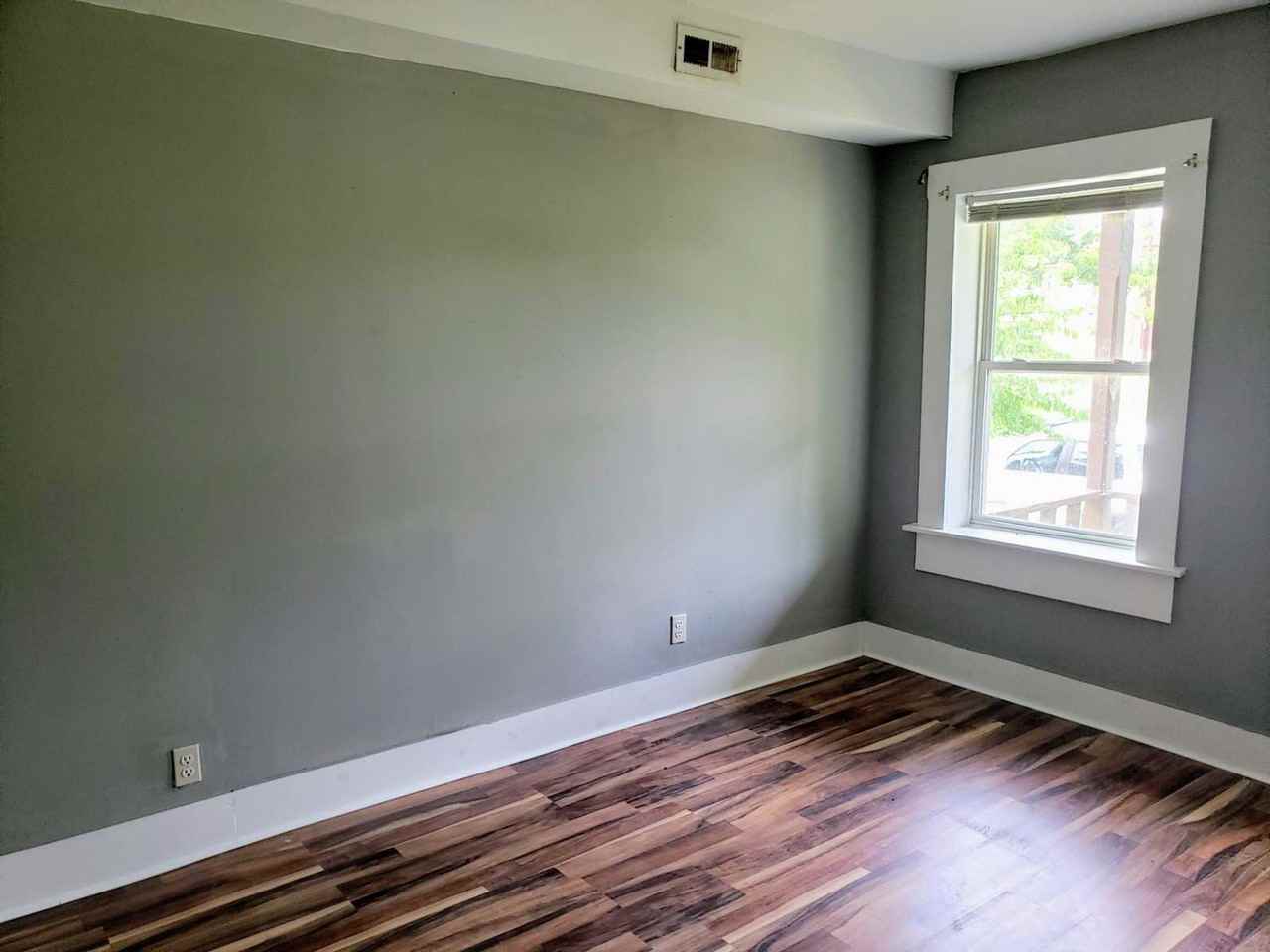 3052 Lawson St - Photo 2 of 12