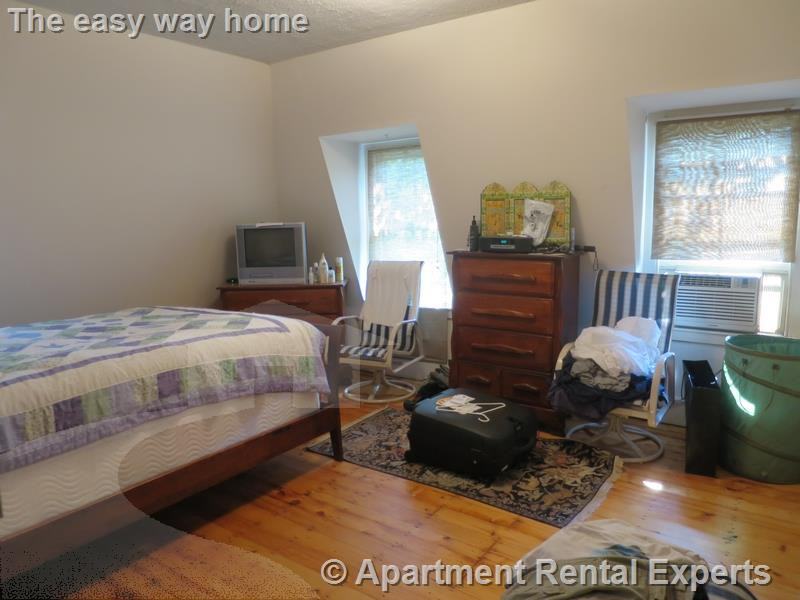 339 Broadway #3 - Photo 7 of 11