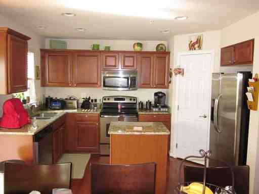 17310 Kennebeck Avenue - Photo 2 of 12