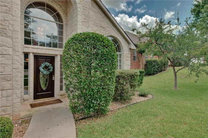 12309 Pleasant Hill Ct - Photo 2 of 9