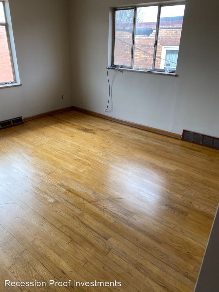 8607 Detroit Ave - Photo 2 of 5