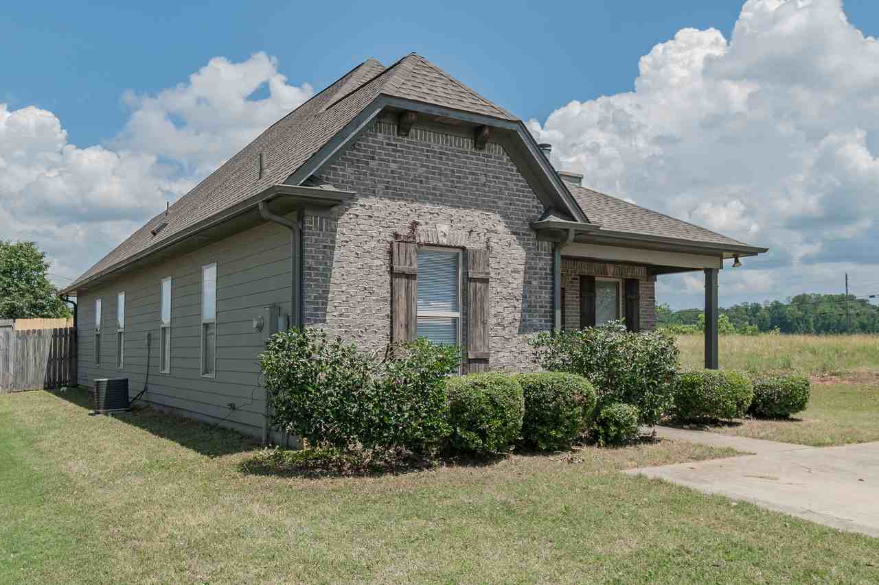 1020 Washington Dr - Photo 2 of 40