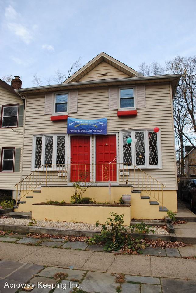 10 Charles St Side by side - Photo 3 of 12