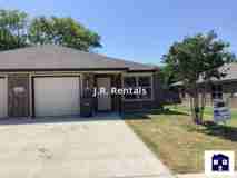 911 Brookview Dr #B - Photo 1 of 1