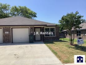 911 Brookview Dr #B - Photo 1 of 1