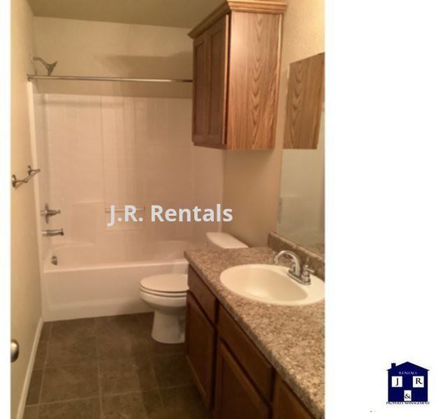 911 Brookview Dr #B - Photo 6 of 14