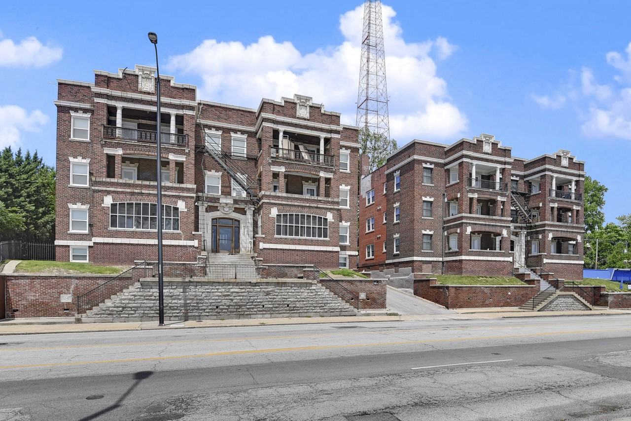 Sol Towers - Photo 2 of 30