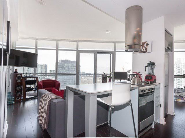 38 Dan Leckie Way #3007