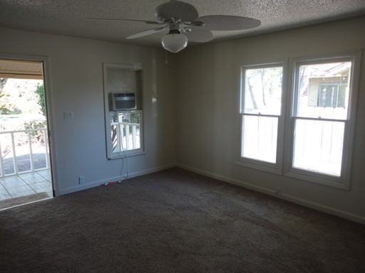 1317 California Ave - Photo 3 of 9