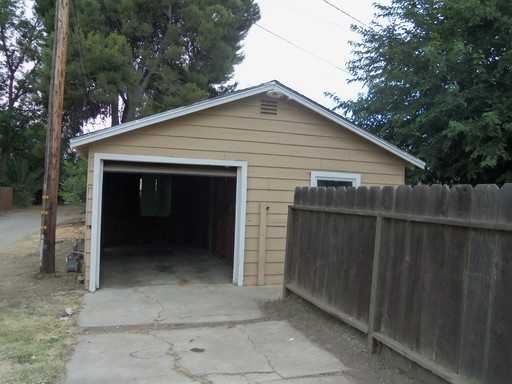 1321 California Ave - Photo 2 of 11