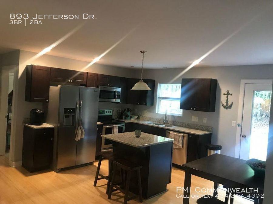 893 Jefferson Dr - Photo 2 of 14