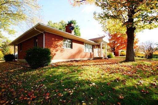 1405 Fieldstone Dr - Photo 3 of 23