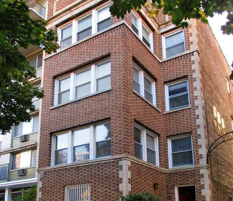 W Oakdale Ave #3, Chicago, IL 60657 - 4 Bedroom Apartment  