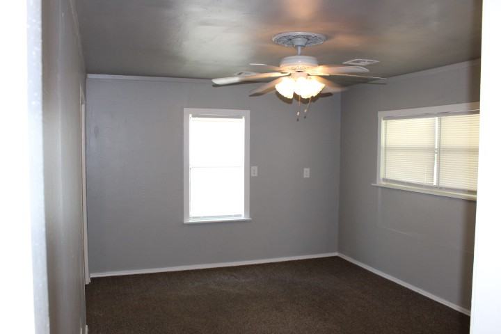 902 Northwest 99th Street - Photo 3 of 13