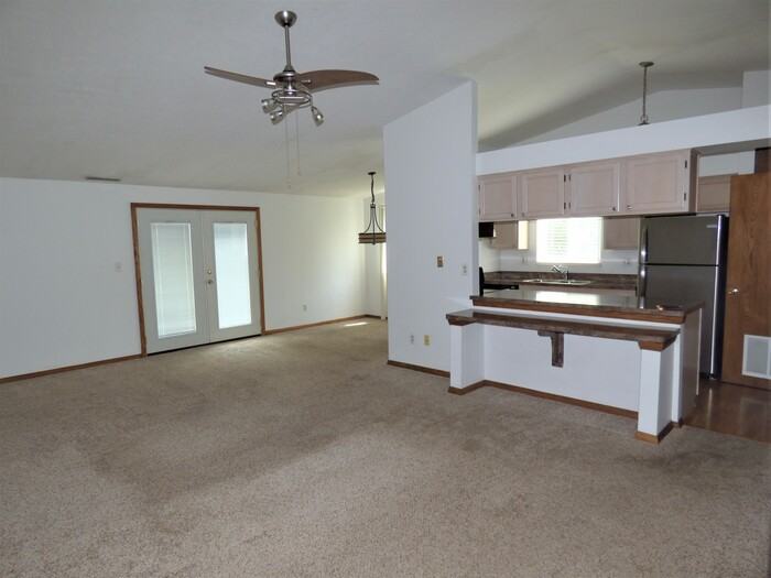 7408 Downey Dr Columbus Oh 43235-4341 - Photo 3 of 10