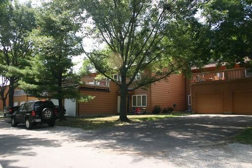 1921 Pinehurst Ct - Photo 2 of 4