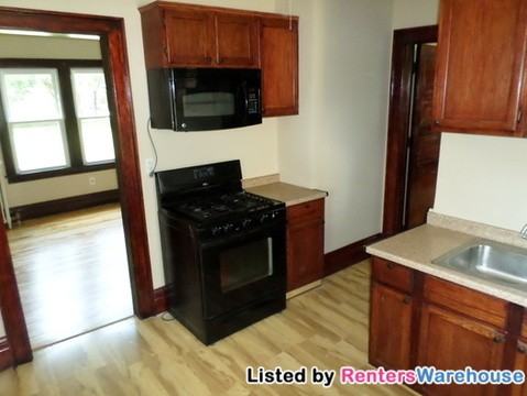 1134 James Ave N - Photo 3 of 13