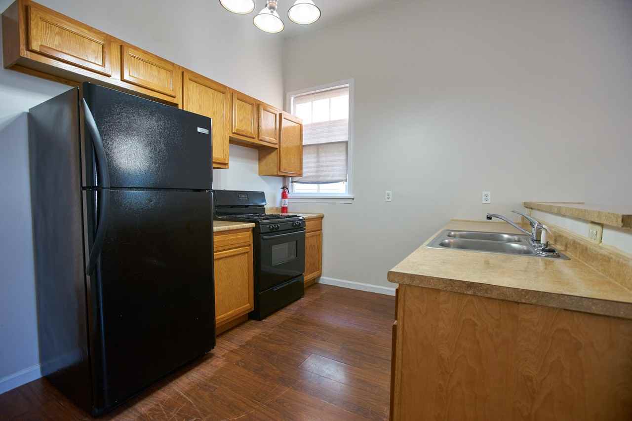 929 Homer Street #929 - Photo 3 of 11