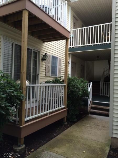 365 Potomac Dr - Photo 2 of 9