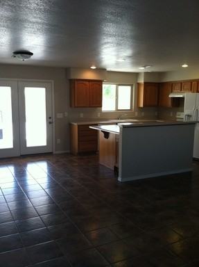 10185 E 35th St - Photo 2 of 12