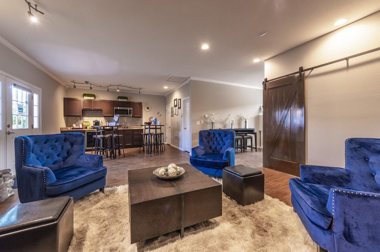 Pikes Place on San Miguel - Photo 3 of 17