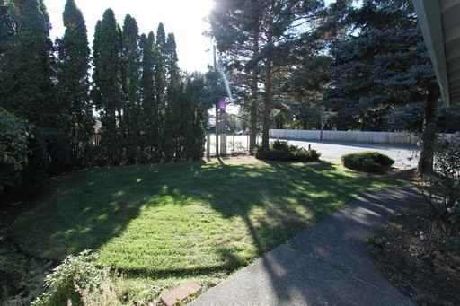 1304 NE Kane Dr - Photo 2 of 14