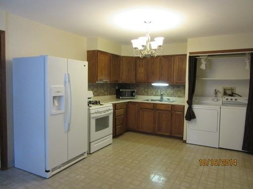 1909 215th Pl - Photo 3 of 9