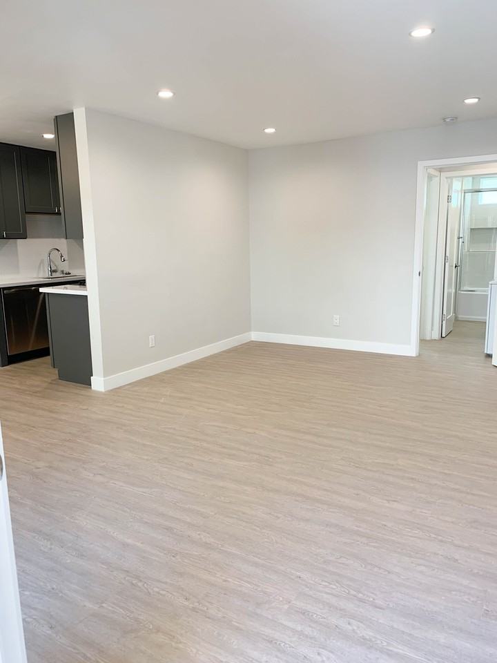 3652 Clarington Avenue #1 - Photo 6 of 18