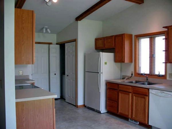 2473 Longview Ave - Photo 3 of 5