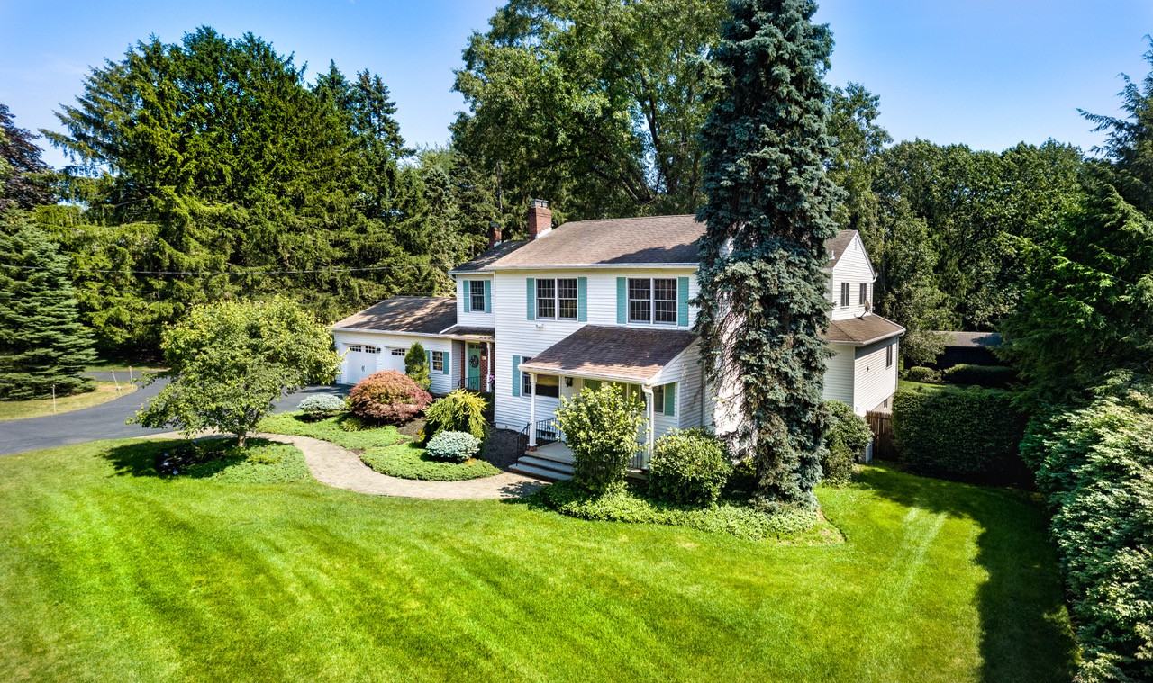 11 Old Tappan Rd - Photo 2 of 34