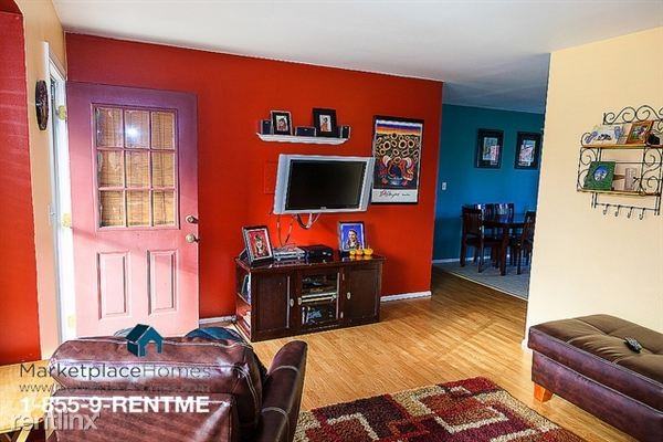 2462 Golden Shore Dr - Photo 2 of 8