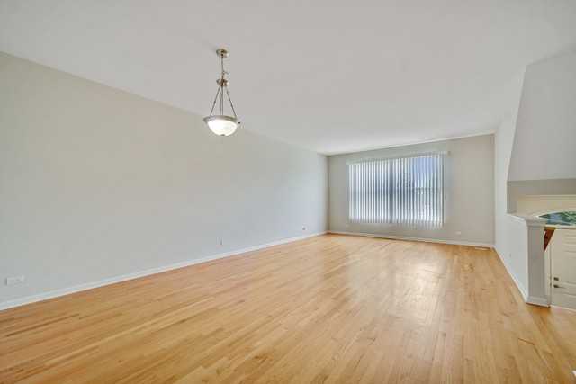 111 Creekbend Ct - Photo 3 of 23