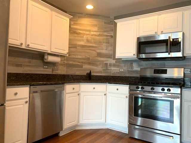 3215 Renard Ln - Photo 2 of 24