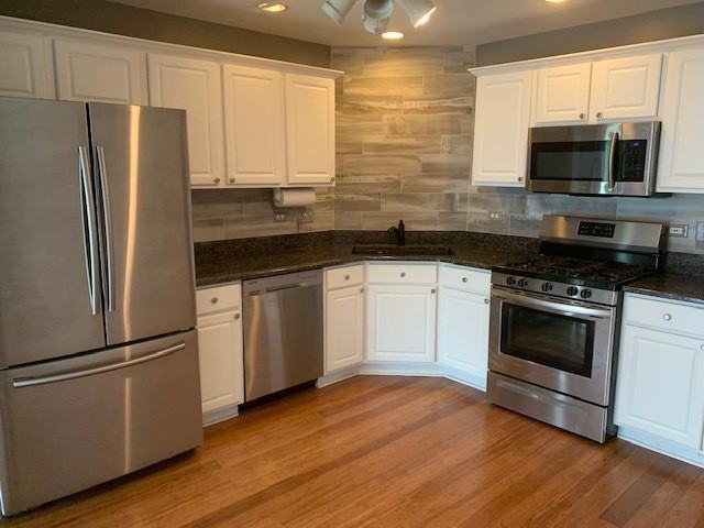 3215 Renard Ln - Photo 3 of 24