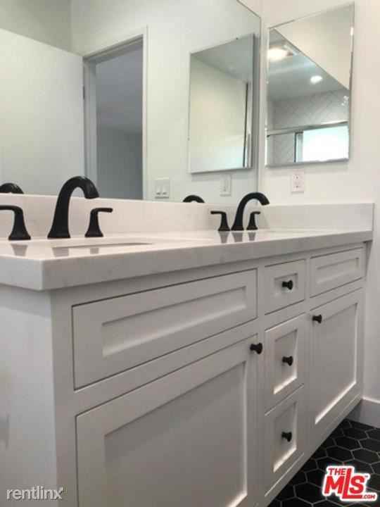 22711 Liberty Bell Rd - Photo 2 of 7