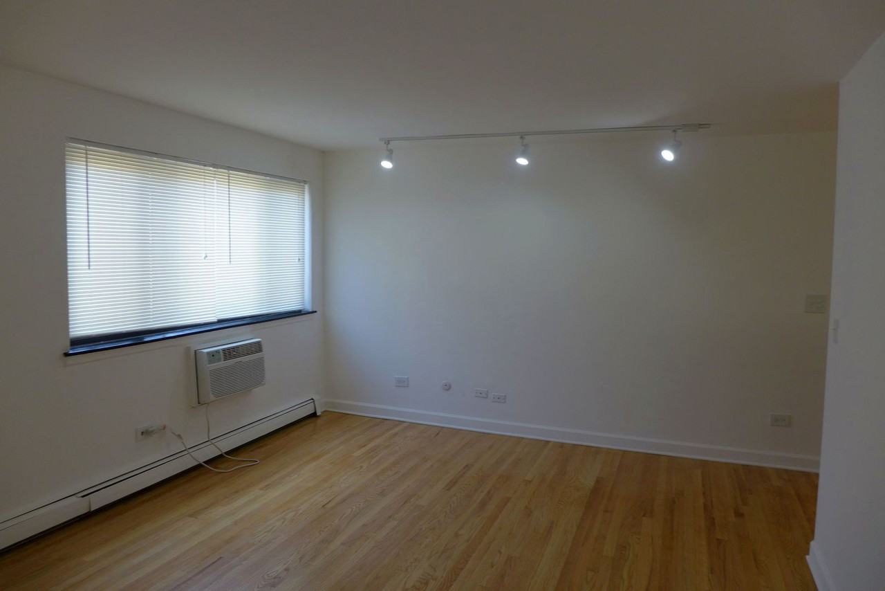 5250 N Sheridan - Photo 6 of 17