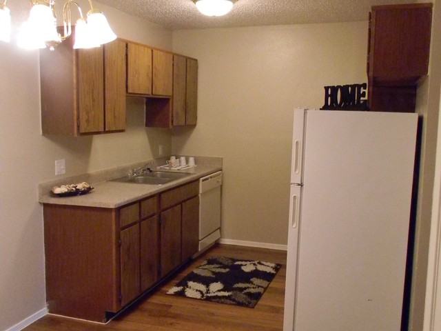 Windsor Village Apartments - Photo 2 of 26