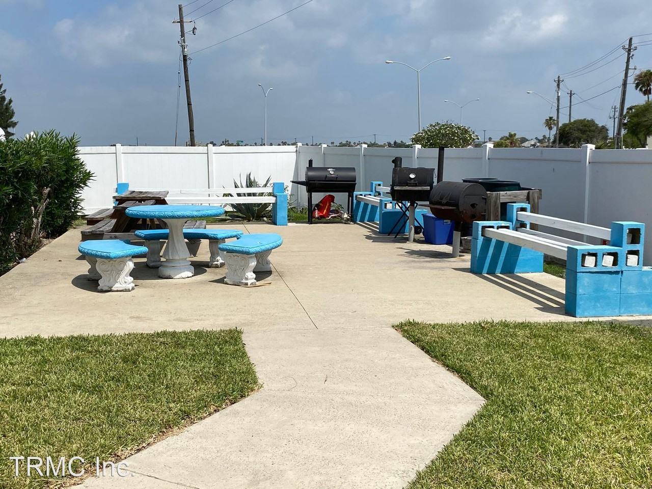 14401 Commodores Dr #110 - Photo 3 of 17