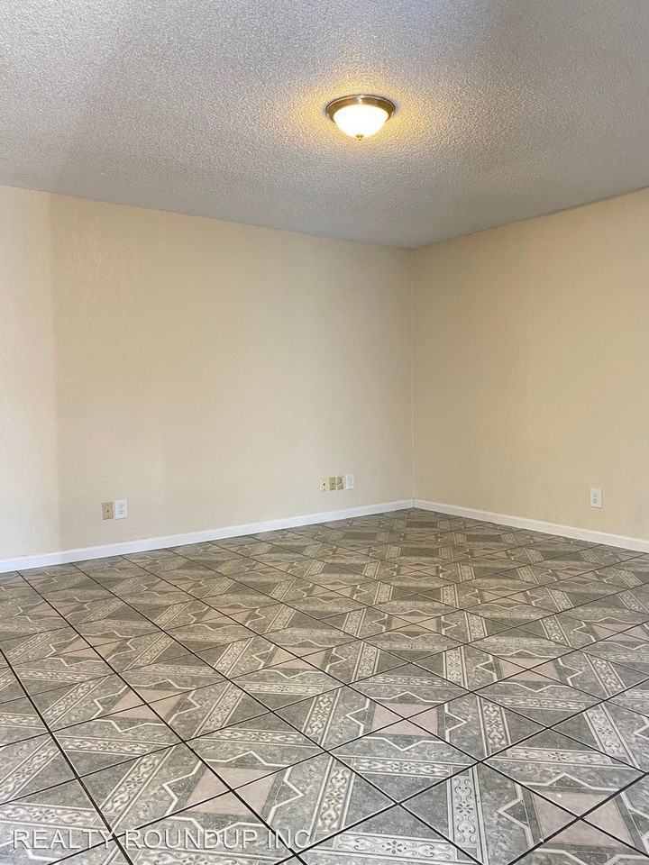 7928 36th Ave - Photo 2 of 19