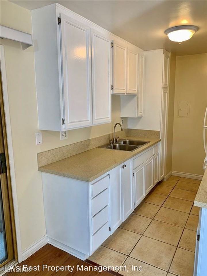 818 7th Street - Photo 3 of 17