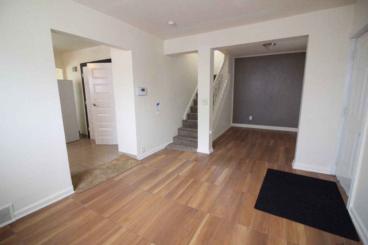 11051 Dodge Ave - Photo 2 of 15