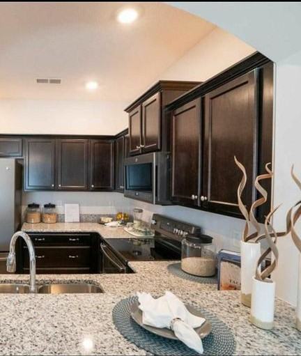 608 Promenade Ln - Photo 5 of 26