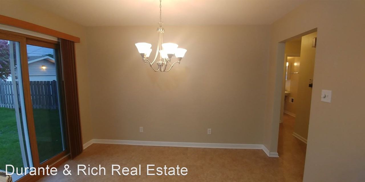 7517 28th Ave - Photo 3 of 21