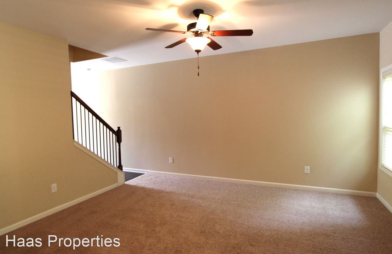 539 Broughton Dr - Photo 2 of 10